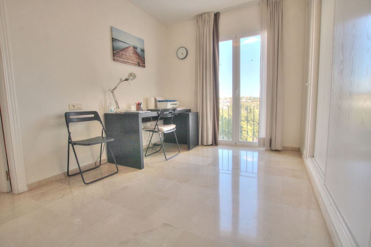 4 sovrum Takvåning till salu i Mijas Golf med pool garage - 549 950 € (Ref: 9789794)