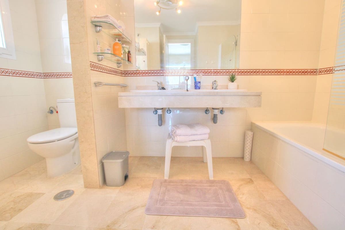 4 sovrum Takvåning till salu i Mijas Golf med pool garage - 549 950 € (Ref: 9789794)
