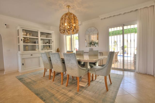 5 soveværelse Villa til salg i Torrenueva, Mijas med swimmingpool garage - € 1.350.000 (Ref: 9795638)