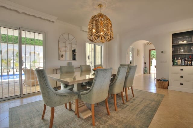 5 soveværelse Villa til salg i Torrenueva, Mijas med swimmingpool garage - € 1.350.000 (Ref: 9795638)