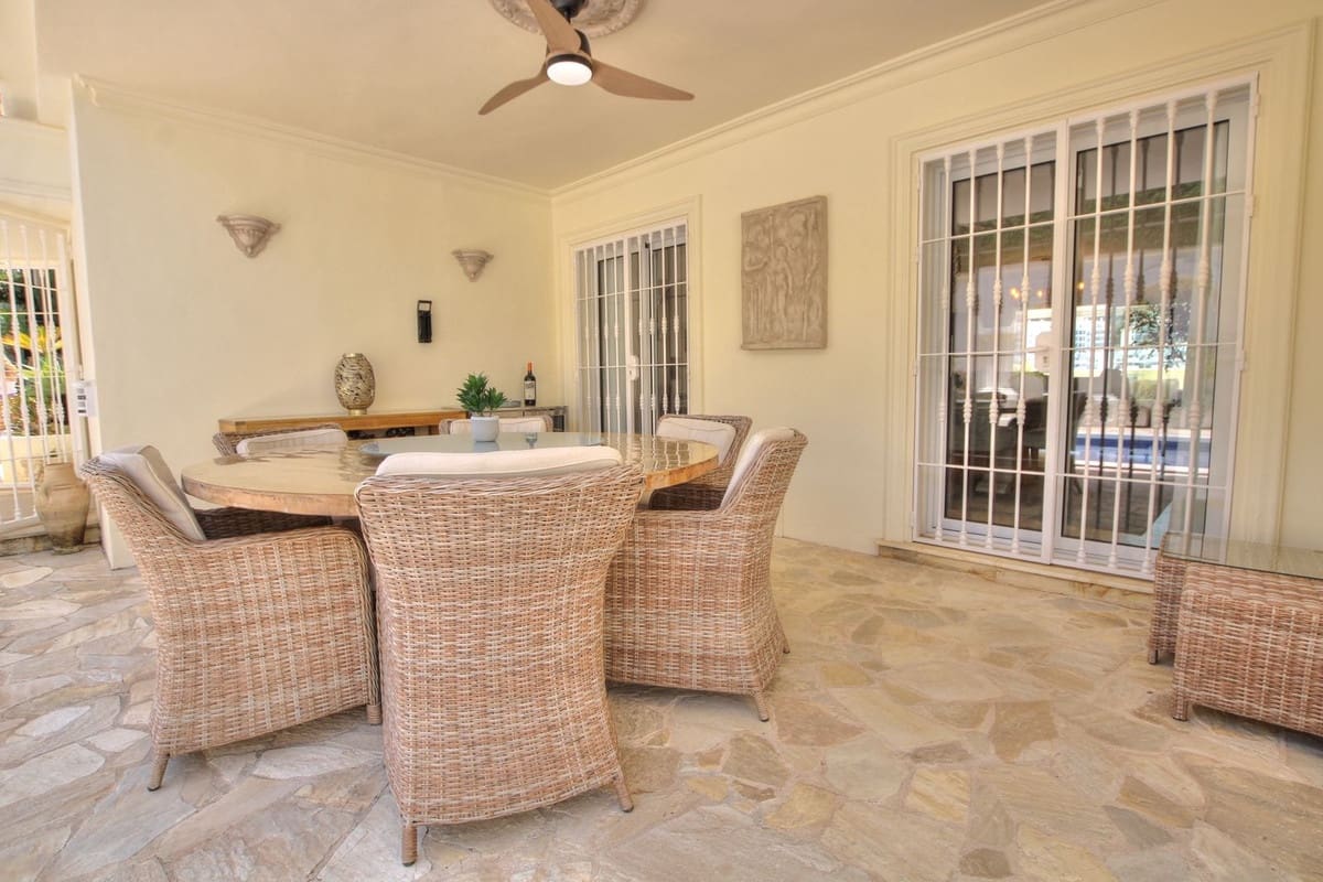 5 soveværelse Villa til salg i Torrenueva med swimmingpool garage - € 1.350.000 (Ref: 9795638)