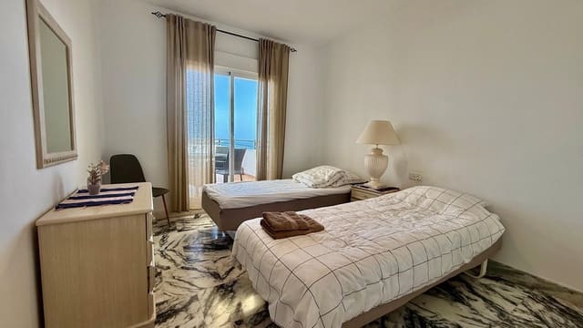 2 makuuhuone Kattohuoneisto myytävänä paikassa La Cala de Mijas, Mijas mukana uima-altaan 
autotalli - 695 000 € (Ref: 9798198)