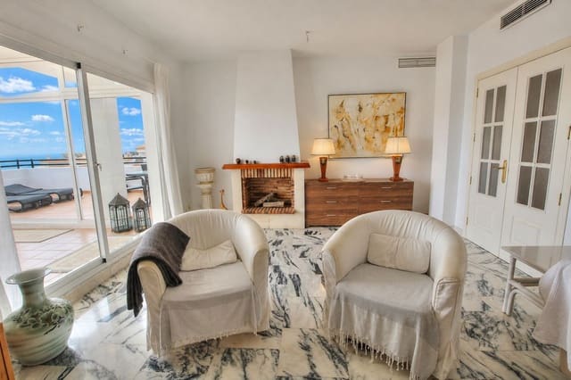 2 soveværelse Penthouse til salg i La Cala de Mijas, Mijas med swimmingpool garage - € 649.950 (Ref: 9798198)