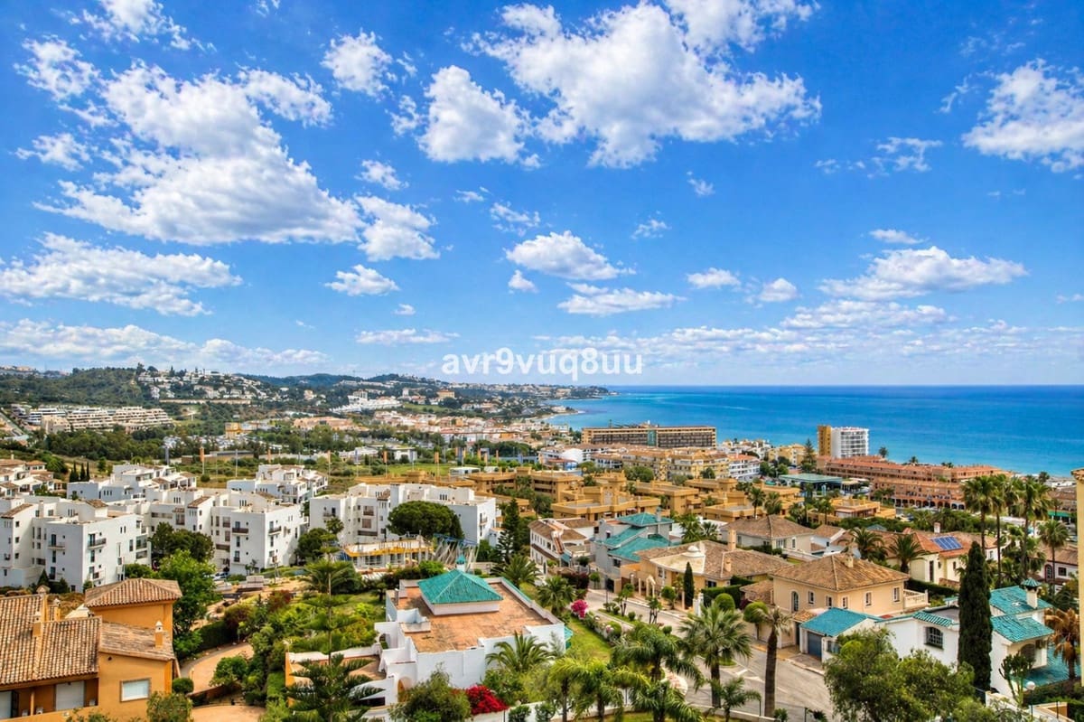 2 bedroom Penthouse for sale in La Cala de Mijas with pool garage - € 649,950 (Ref: 9798198)