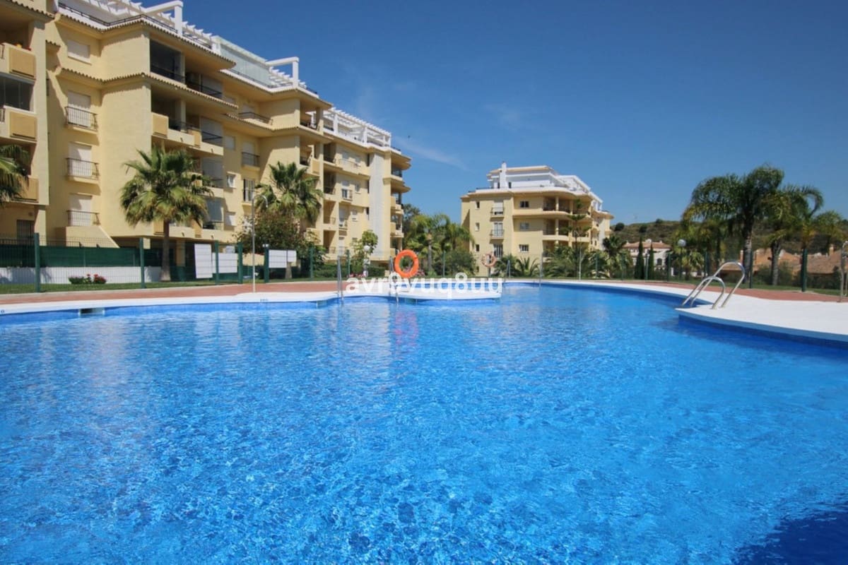 2 bedroom Penthouse for sale in La Cala de Mijas with pool garage - € 649,950 (Ref: 9798198)