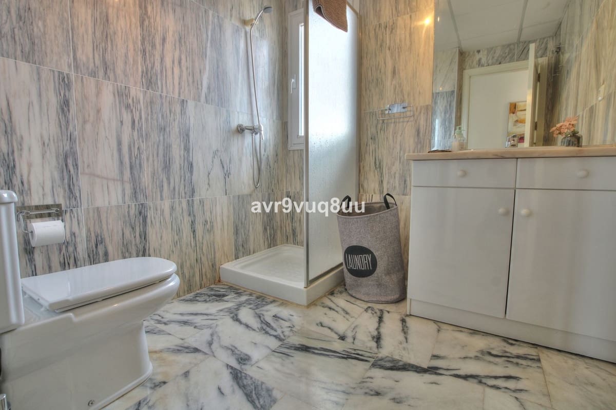 2 bedroom Penthouse for sale in La Cala de Mijas with pool garage - € 649,950 (Ref: 9798198)