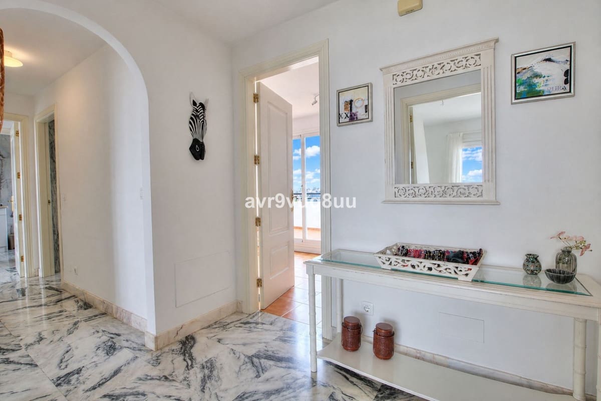 2 bedroom Penthouse for sale in La Cala de Mijas with pool garage - € 649,950 (Ref: 9798198)