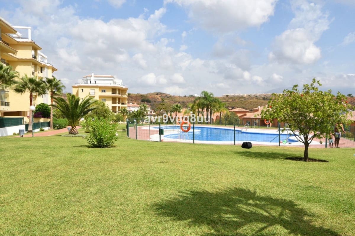 2 bedroom Penthouse for sale in La Cala de Mijas with pool garage - € 649,950 (Ref: 9798198)