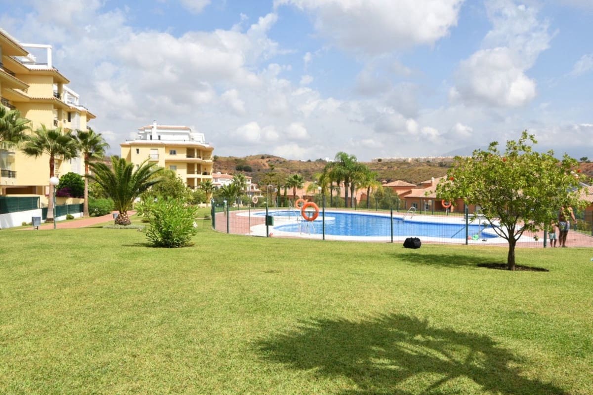 2 sypialnia Penthouse na sprzedaż w La Cala de Mijas z basenem garażem - 649 950 € (Ref: 9798198)