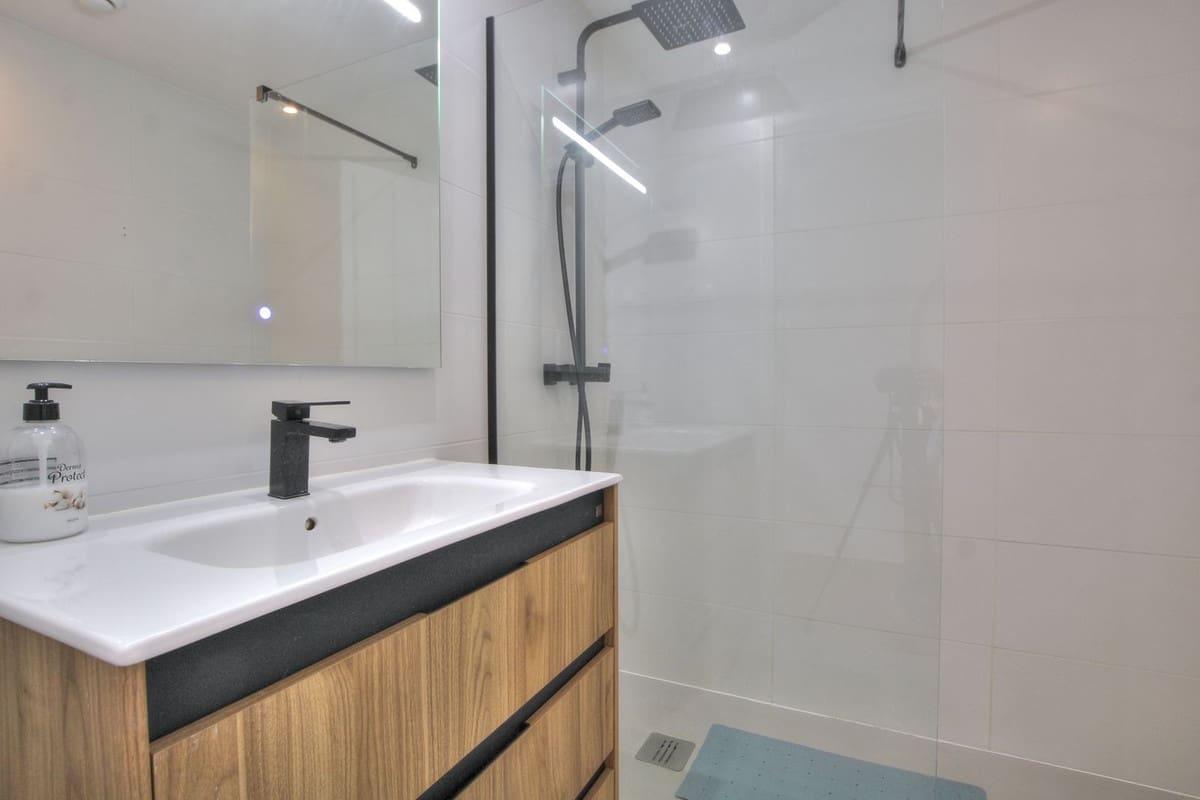 2 bedroom Apartment for sale in Riviera del Sol with pool garage - € 359,000 (Ref: 9812632)