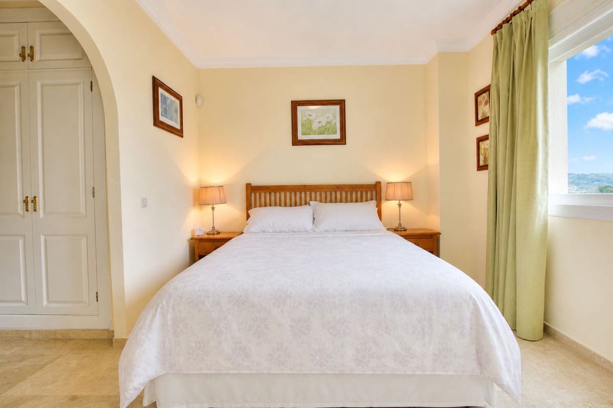 2 soveværelse Lejlighed til salg i Mijas Golf med swimmingpool garage - € 359.000 (Ref: 9813632)
