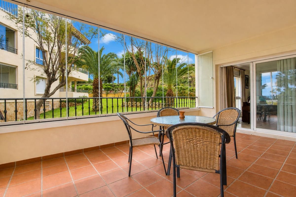 2 soveværelse Lejlighed til salg i Mijas Golf med swimmingpool garage - € 359.000 (Ref: 9813632)