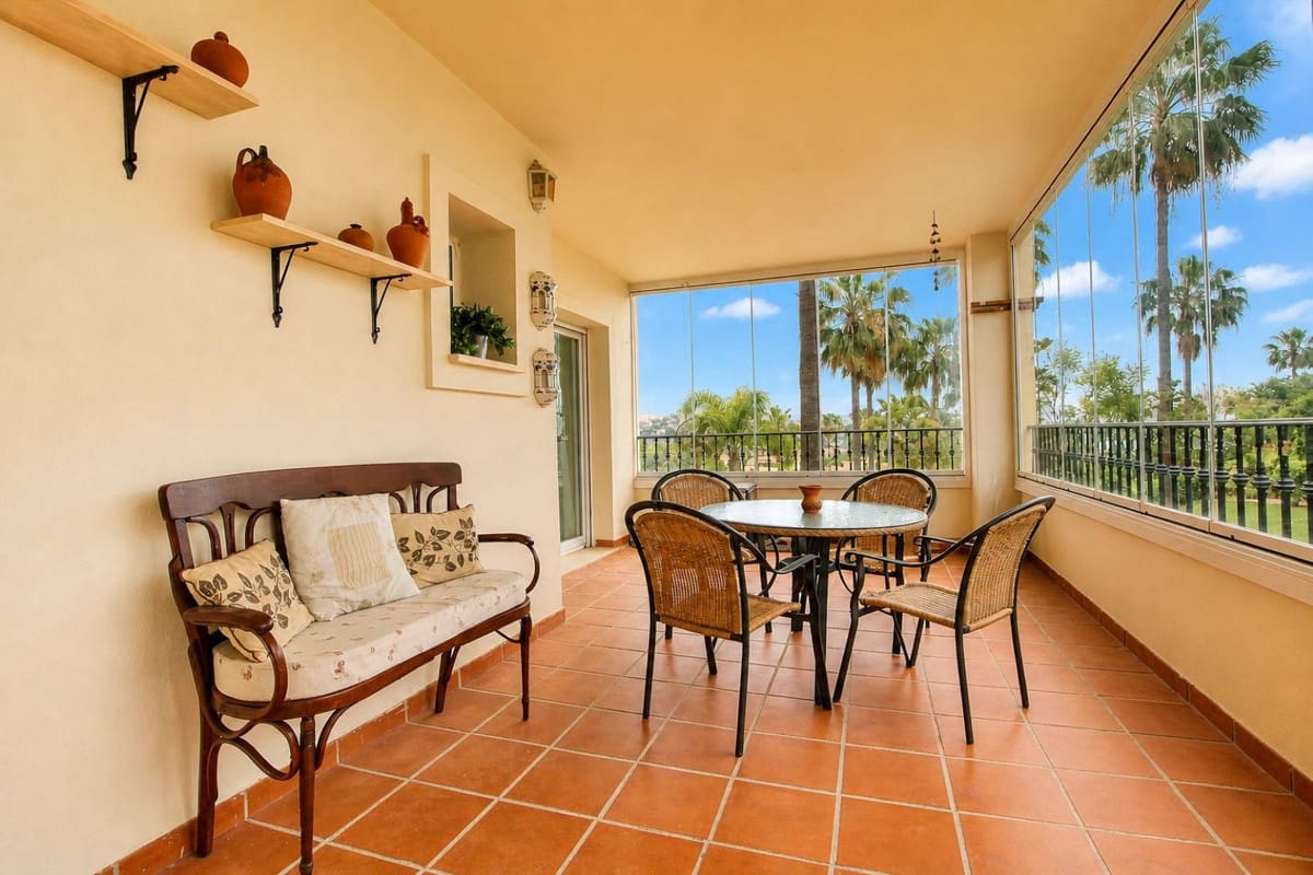 2 soveværelse Lejlighed til salg i Mijas Golf med swimmingpool garage - € 359.000 (Ref: 9813632)
