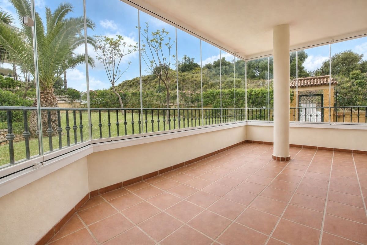 2 soveværelse Lejlighed til salg i Mijas Golf med swimmingpool garage - € 359.000 (Ref: 9813632)