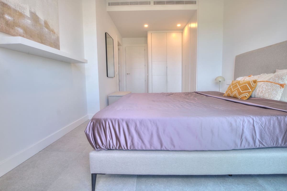 2 soverom Penthouse til salgs i La Cala de Mijas med svømmebasseng garasje - € 495 000 (Ref: 9815399)