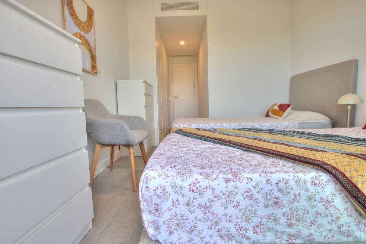 2 soverom Penthouse til salgs i La Cala de Mijas med svømmebasseng garasje - € 495 000 (Ref: 9815399)