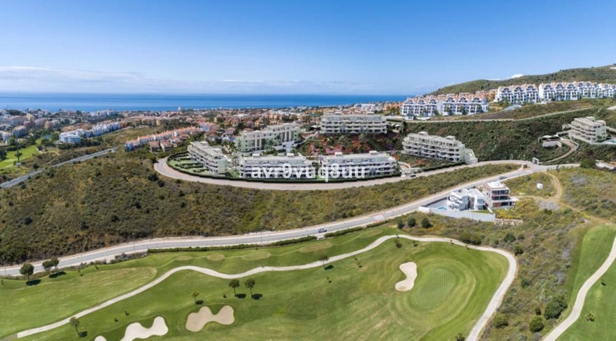 2 soverom Penthouse til salgs i La Cala de Mijas med svømmebasseng garasje - € 495 000 (Ref: 9815399)