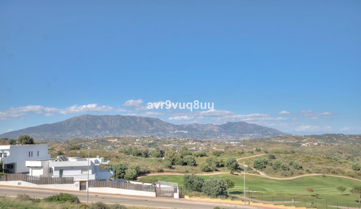 2 soverom Penthouse til salgs i La Cala de Mijas med svømmebasseng garasje - € 495 000 (Ref: 9815399)