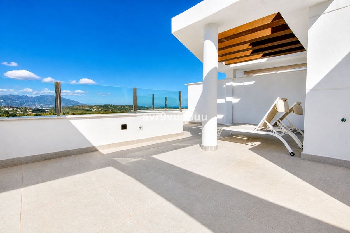 2 soverom Penthouse til salgs i La Cala de Mijas med svømmebasseng garasje - € 495 000 (Ref: 9815399)