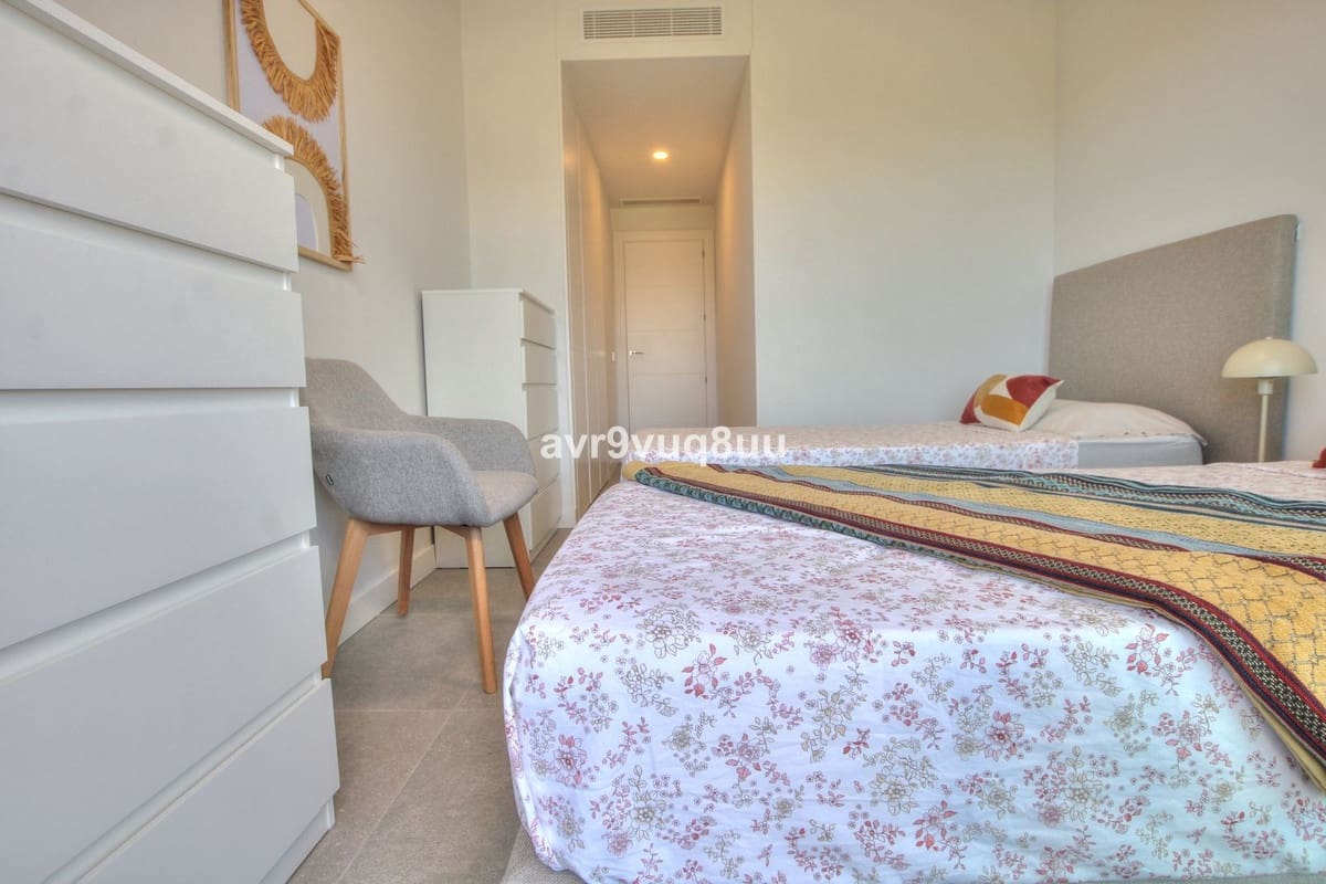 2 soverom Penthouse til salgs i La Cala de Mijas med svømmebasseng garasje - € 495 000 (Ref: 9815399)