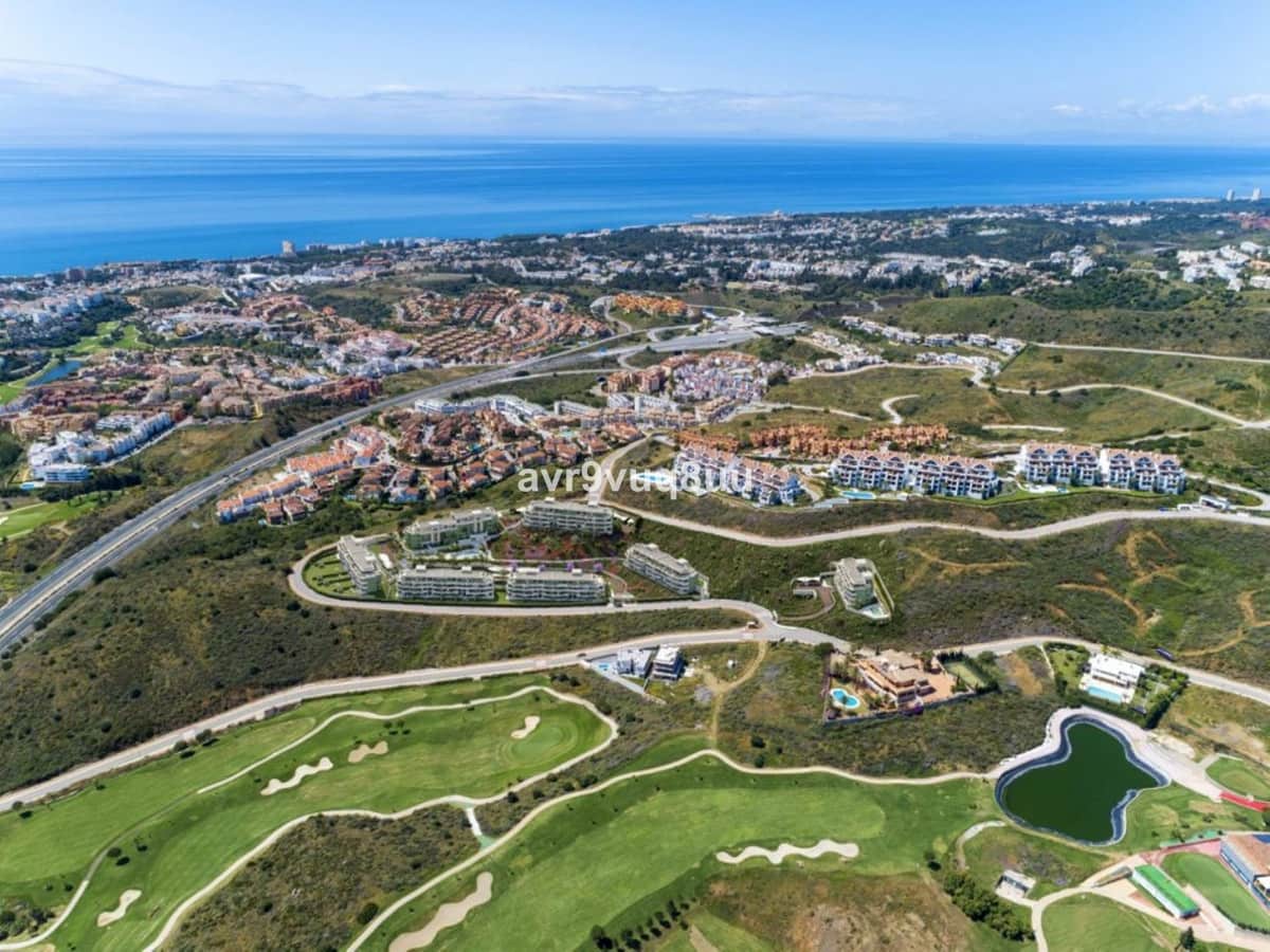 2 soverom Penthouse til salgs i La Cala de Mijas med svømmebasseng garasje - € 495 000 (Ref: 9815399)