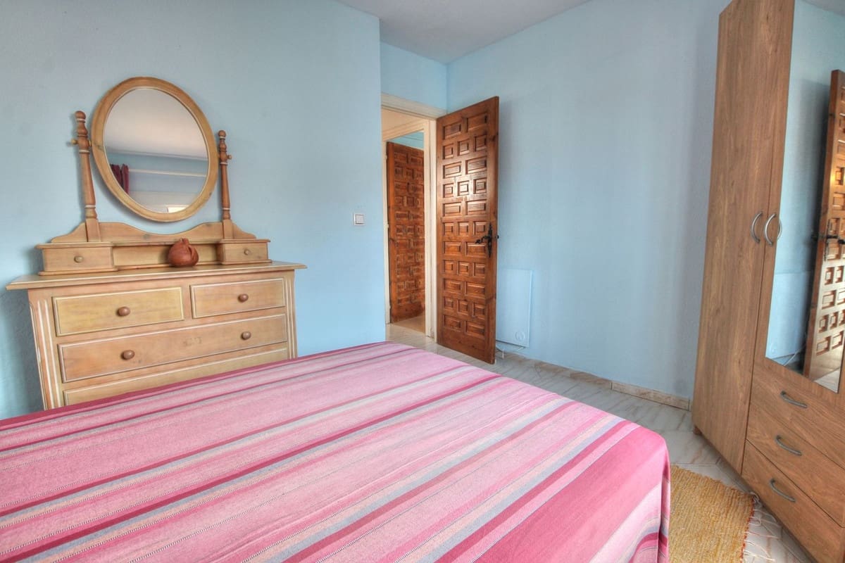 4 chambre Villa/Maison Semi-Mitoyenne à vendre à Calypso avec piscine garage - 459 950 € (Ref: 9824222)
