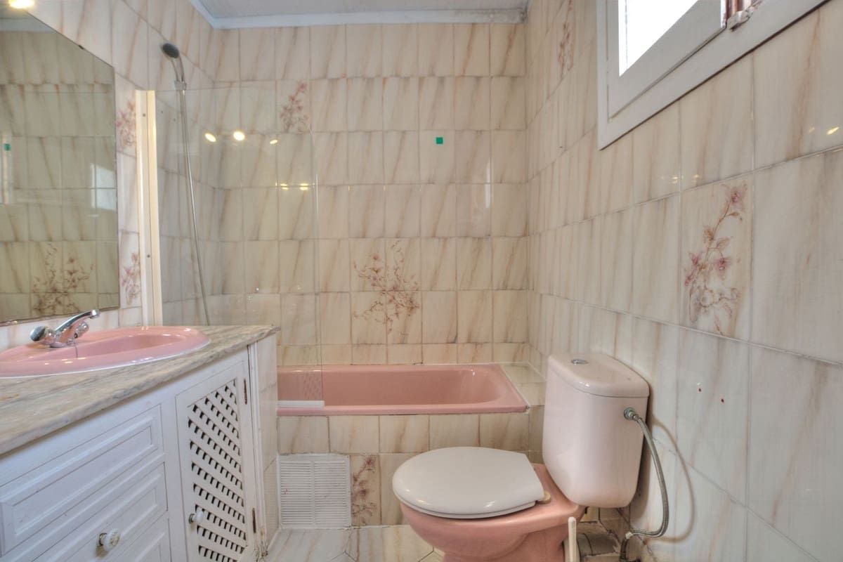 4 chambre Villa/Maison Semi-Mitoyenne à vendre à Calypso avec piscine garage - 459 950 € (Ref: 9824222)