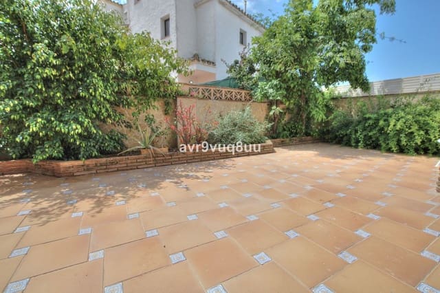 4 slaapkamer Halfvrijstaande villa te koop in Calypso, Mijas met zwembad garage - € 449.950 (Ref: 9824222)