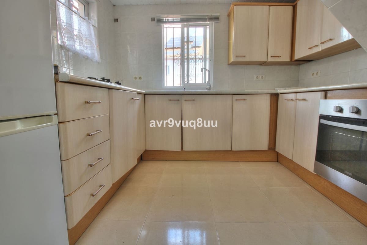 4 bedroom Semi-detached Villa for sale in Calypso with pool garage - € 449,950 (Ref: 9824222)
