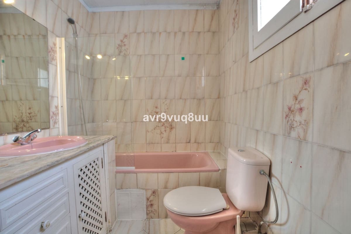 4 bedroom Semi-detached Villa for sale in Calypso with pool garage - € 449,950 (Ref: 9824222)
