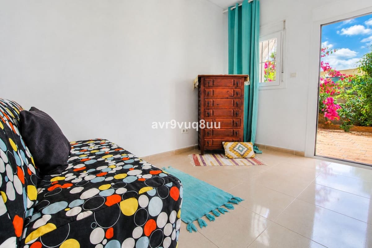 4 bedroom Semi-detached Villa for sale in Calypso with pool garage - € 449,950 (Ref: 9824222)