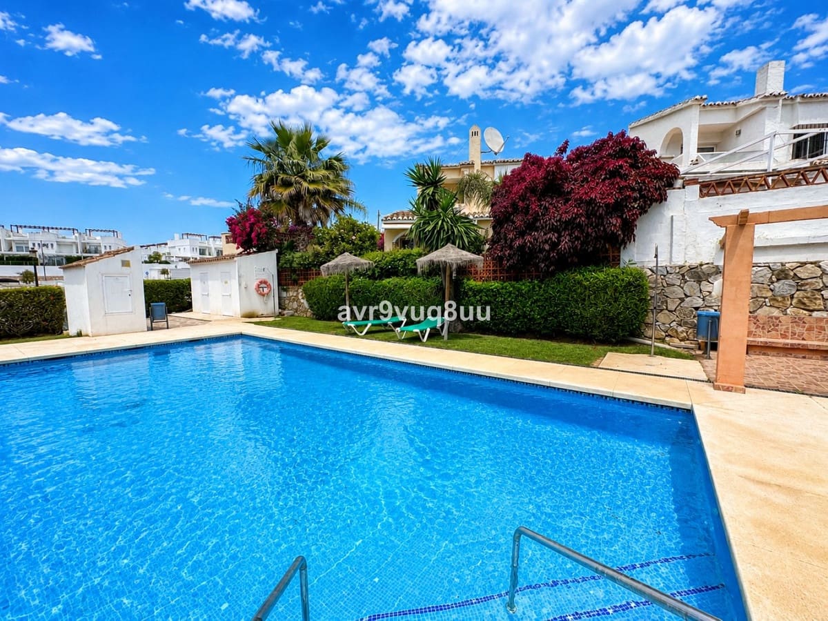 4 bedroom Semi-detached Villa for sale in Calypso with pool garage - € 449,950 (Ref: 9824222)