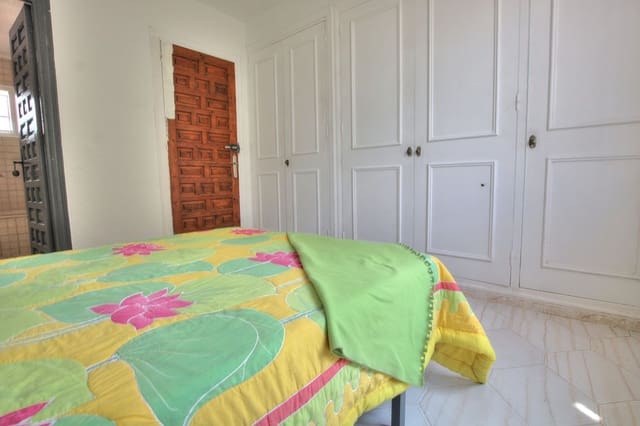 Pareado de 4 habitaciones en Calypso, Mijas en venta con piscina garaje - 449.950 € (Ref: 9824222)