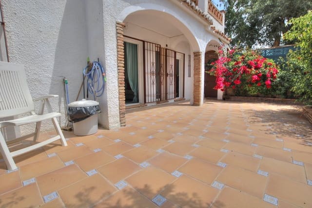 Pareado de 4 habitaciones en Calypso, Mijas en venta con piscina garaje - 449.950 € (Ref: 9824222)