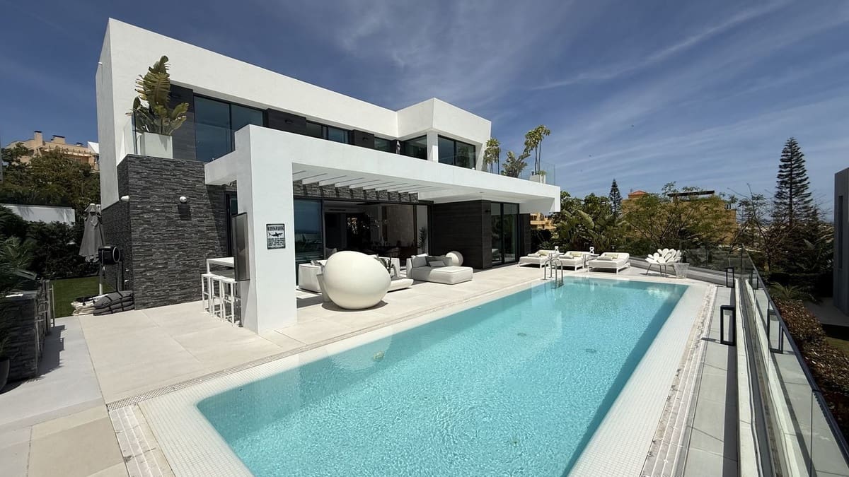 5 Zimmer Villa zu verkaufen in Cabopino - 2.795.000 € (Ref: 9829834)