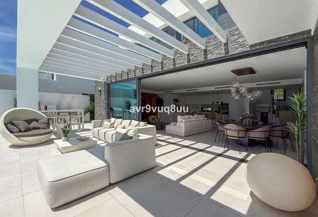 5 sypialnia Willa na sprzedaż w Cabopino, Marbella - 2 795 000 € (Ref: 9829834)