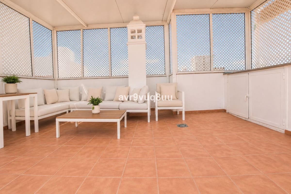 1 bedroom Penthouse for sale in La Cala de Mijas with garage - € 350,000 (Ref: 9838694)