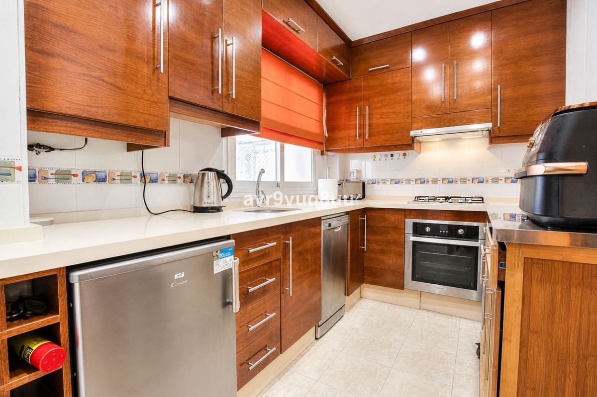 1 bedroom Penthouse for sale in La Cala de Mijas with garage - € 350,000 (Ref: 9838694)