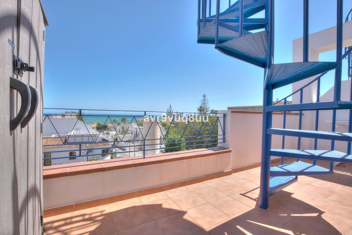 1 bedroom Penthouse for sale in La Cala de Mijas with garage - € 350,000 (Ref: 9838694)