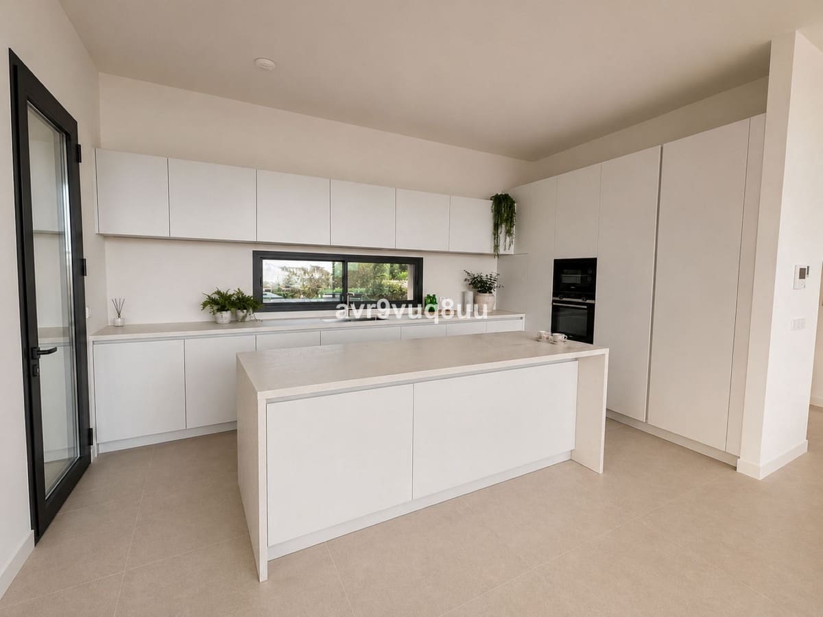 3 bedroom Villa for sale in Benahavis with pool garage - € 1,975,000 (Ref: 9843775)