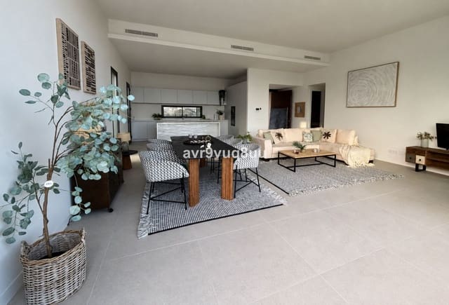 3 bedroom Villa for sale in Benahavís with pool garage - € 1,975,000 (Ref: 9843775)
