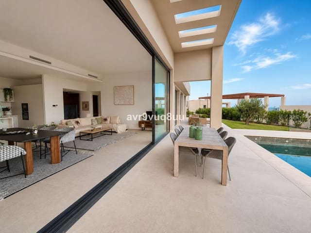 3 bedroom Villa for sale in Benahavís with pool garage - € 1,975,000 (Ref: 9843775)