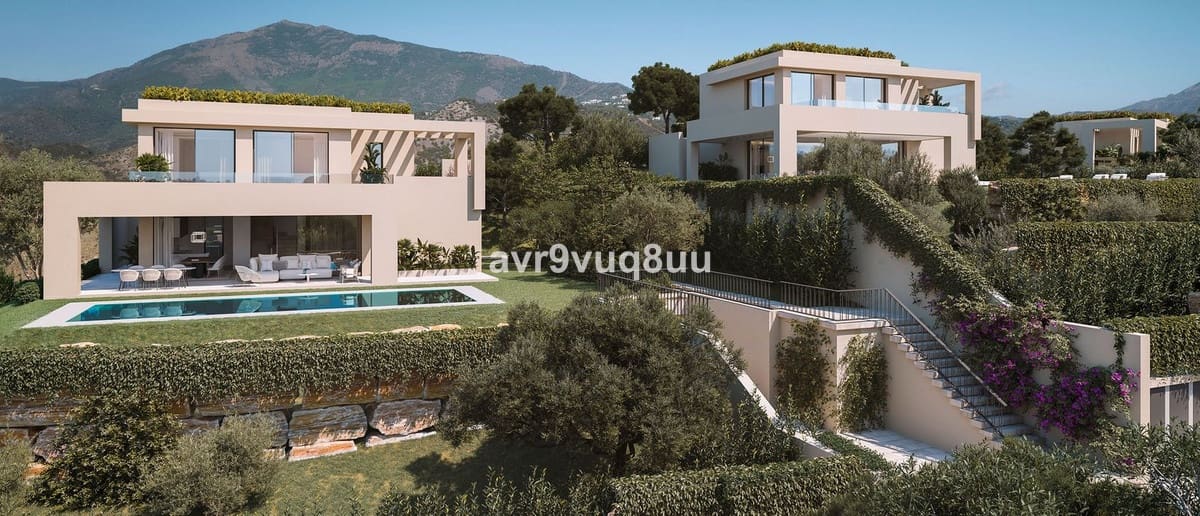 3 bedroom Villa for sale in Benahavis with pool garage - € 1,975,000 (Ref: 9843775)