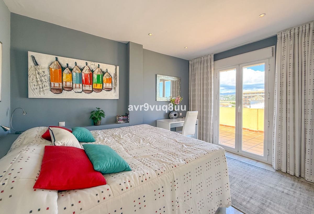 2 chambre Penthouse à vendre à La Cala de Mijas avec piscine garage - 1 250 000 € (Ref: 9844411)