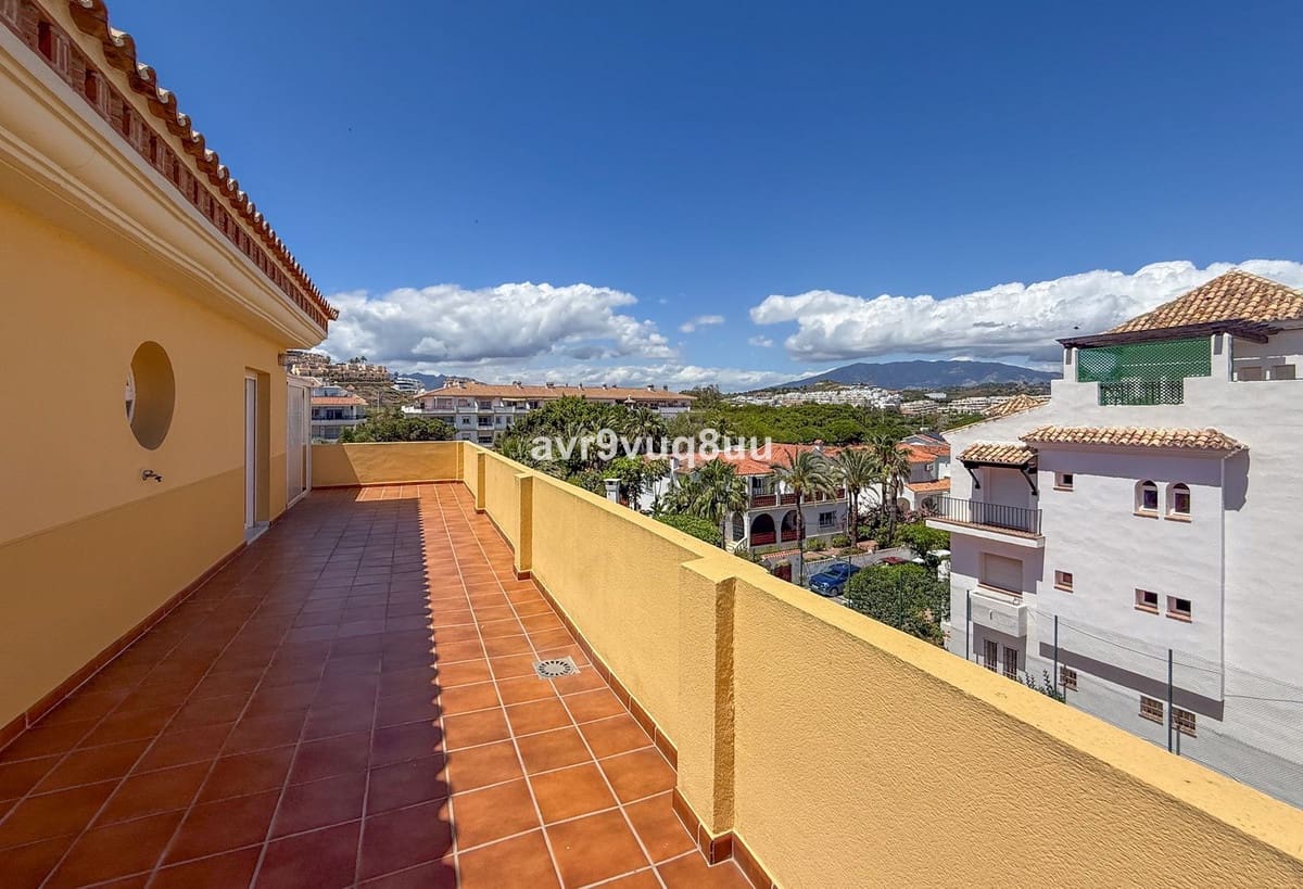 2 chambre Penthouse à vendre à La Cala de Mijas avec piscine garage - 1 250 000 € (Ref: 9844411)