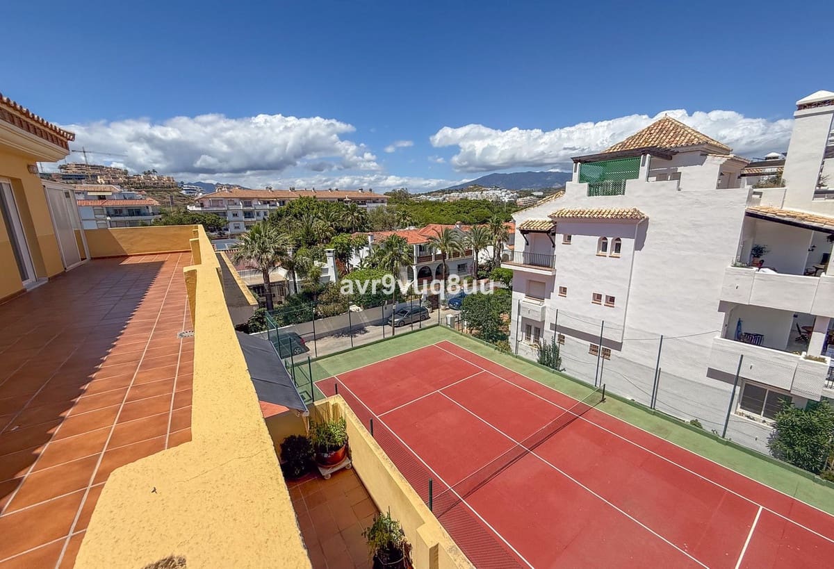 2 chambre Penthouse à vendre à La Cala de Mijas avec piscine garage - 1 250 000 € (Ref: 9844411)