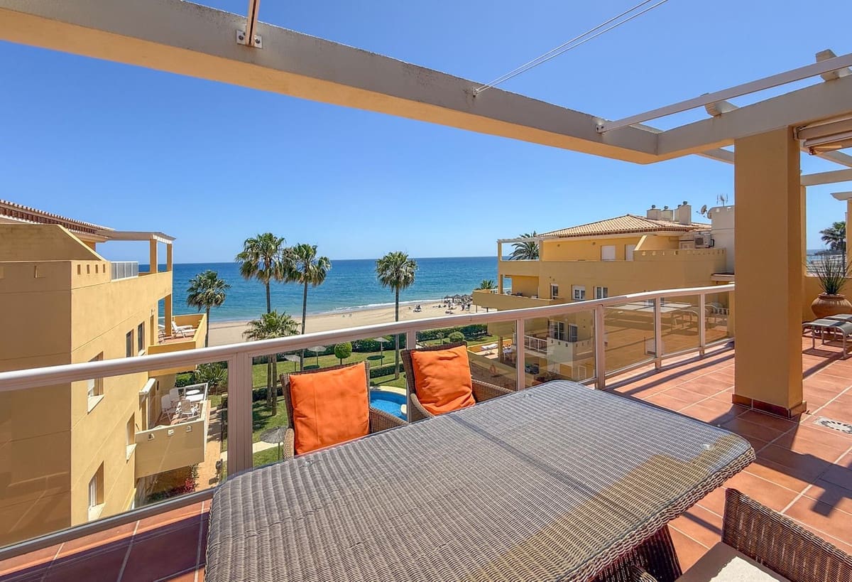 2 makuuhuone Kattohuoneisto myytävänä paikassa La Cala de Mijas mukana uima-altaan 
autotalli - 1 250 000 € (Ref: 9844411)