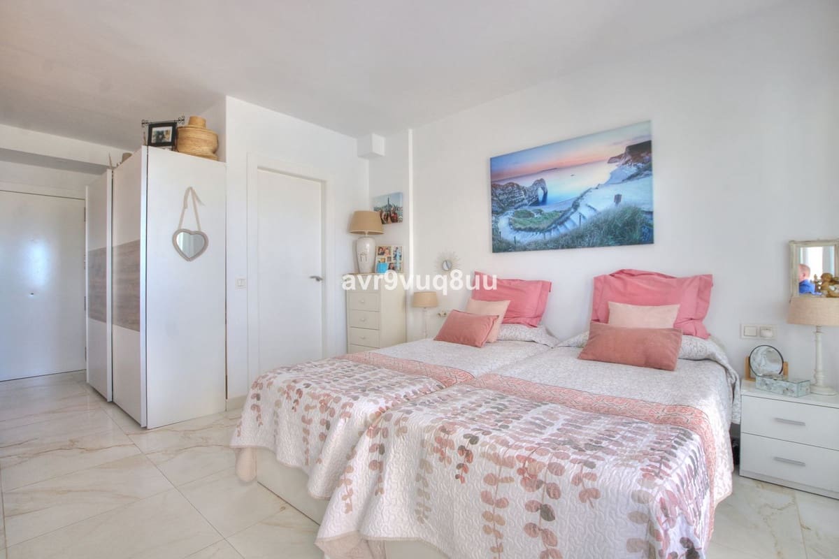 Estúdio para venda em Elviria com piscina garagem - 375 000 € (Ref: 9849760)