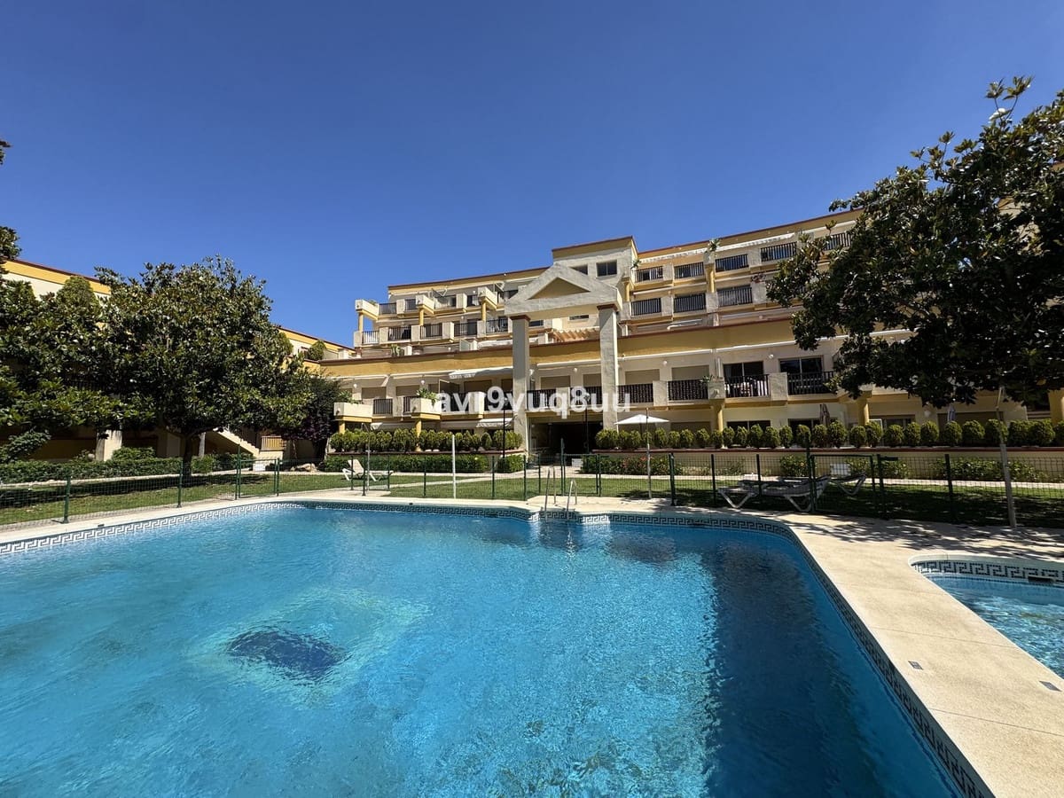 Estúdio para venda em Elviria com piscina garagem - 375 000 € (Ref: 9849760)