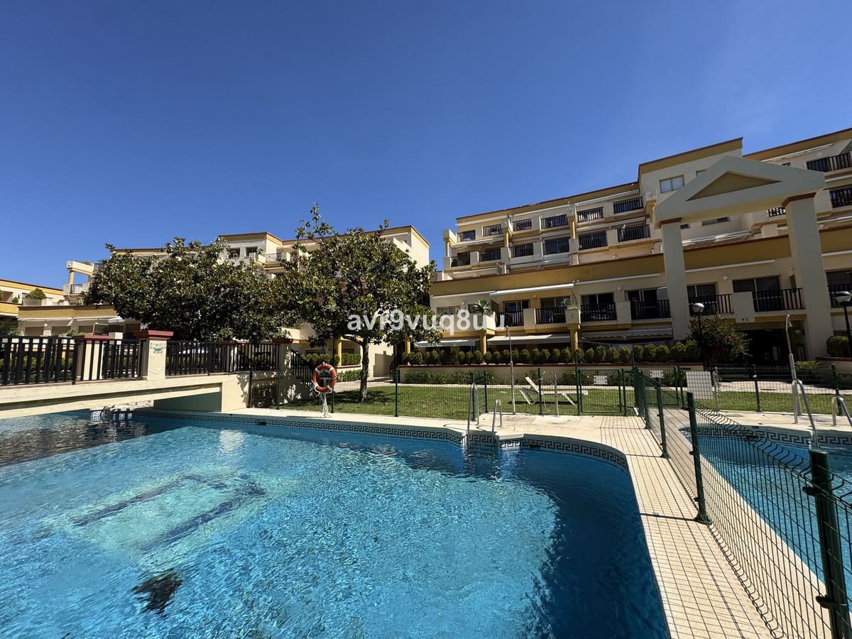 Estúdio para venda em Elviria com piscina garagem - 375 000 € (Ref: 9849760)